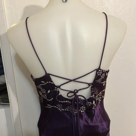 Morgan and Co by Linda Bernell formal sequined sleeveless gown with criss cross - Picture 8 of 14